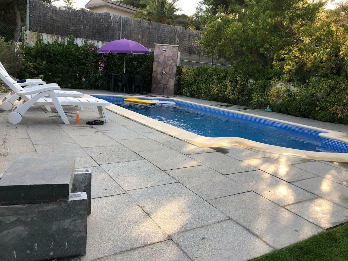 Casa Bella Vista En Montana Con Vistas Al Mar Y Piscina Privada Hébergement de vacances Cunit