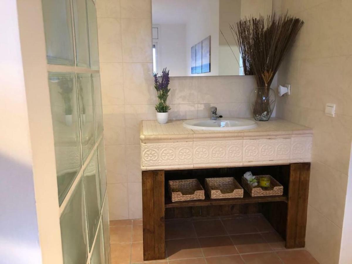 Hébergement de vacances Casa Bella Vista En Montana Con Vistas Al Mar Y Piscina Privada *